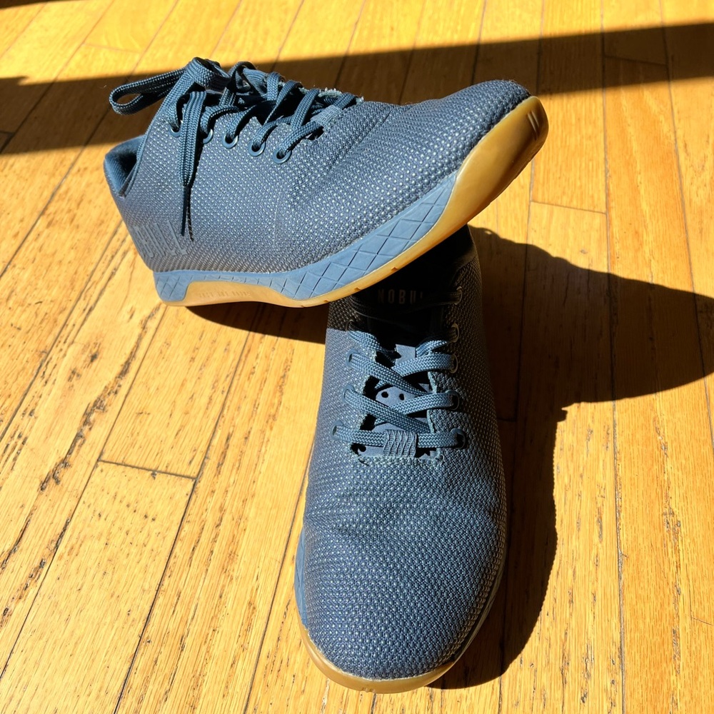 NOBULL trainer shoes Mens Size 9. Blue with gum sole.